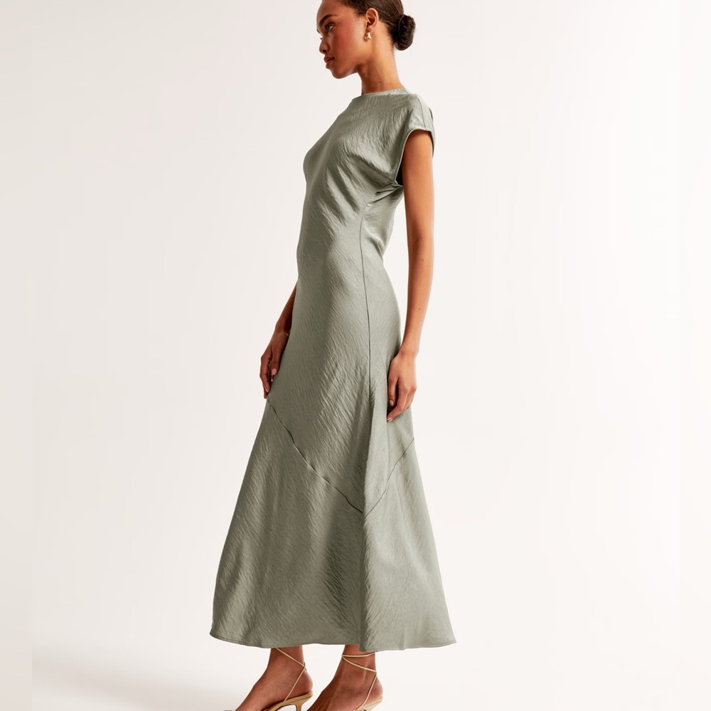 Abercrombie & Fitch Crinkle Satin Maxi Dress. Large Tall